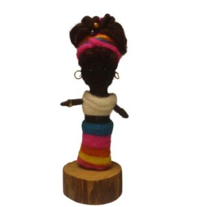 Pieza Decorativa Muñeca Tejida en Lana